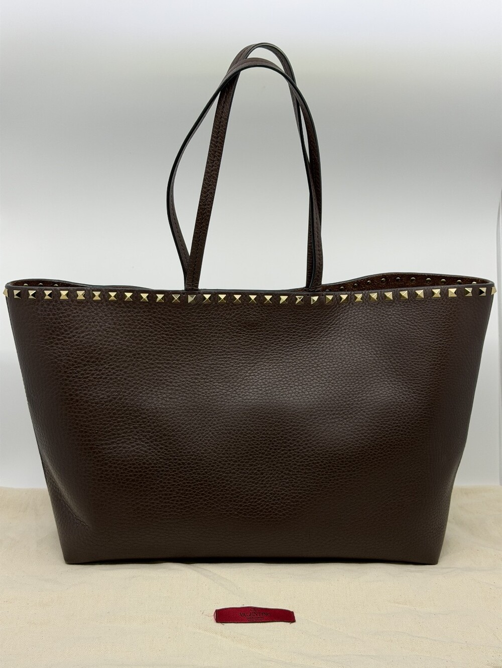 Valentino Garavani Rockstud Grained Calfskin Shoulder Tote